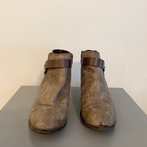 Tan Ankle Boots with Brown Buckle Design - Picture 3 of 6